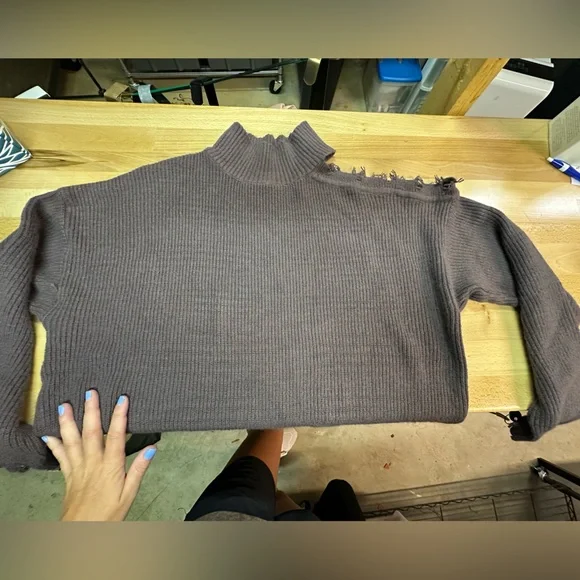 Maurices Light Purple Distressed Cold Shoulder Sweater Women’s 1X - Picture 5 of 8